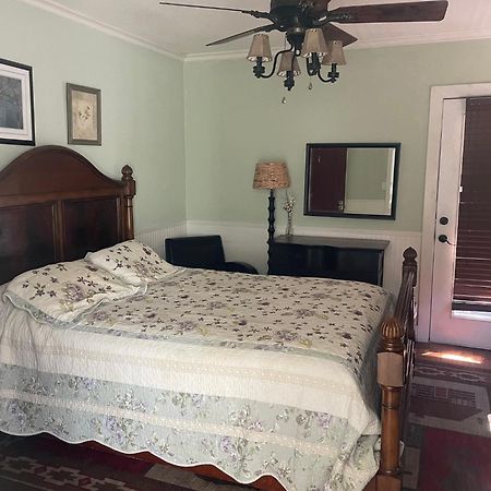 Guerneville Lodge Экстерьер фото